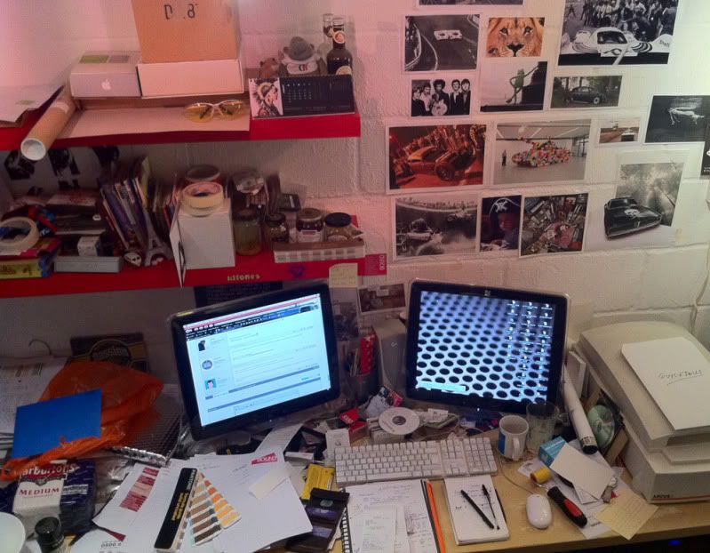 mydeskmymess.jpg